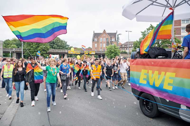 EWE-Wagen auf dem CSD in Oldenburg 2019